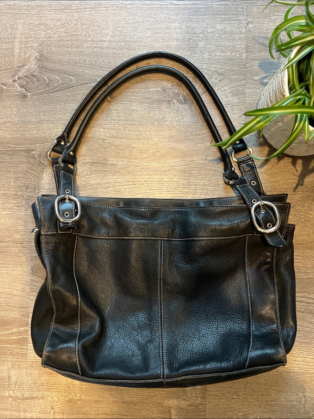 Vintage Tignanello Womens Leather Black Large Shoulder Bag Tote Purse Handbag